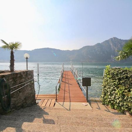 Luganersee, Pool, Strand, Parkplatz, Suite 比索内 外观 照片