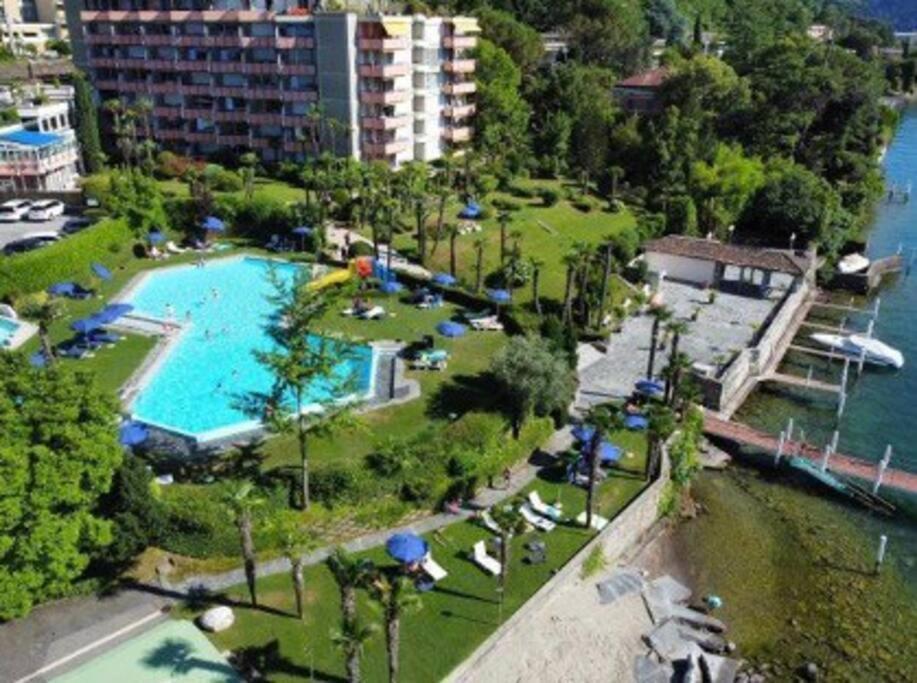 Luganersee, Pool, Strand, Parkplatz, Suite 比索内 外观 照片