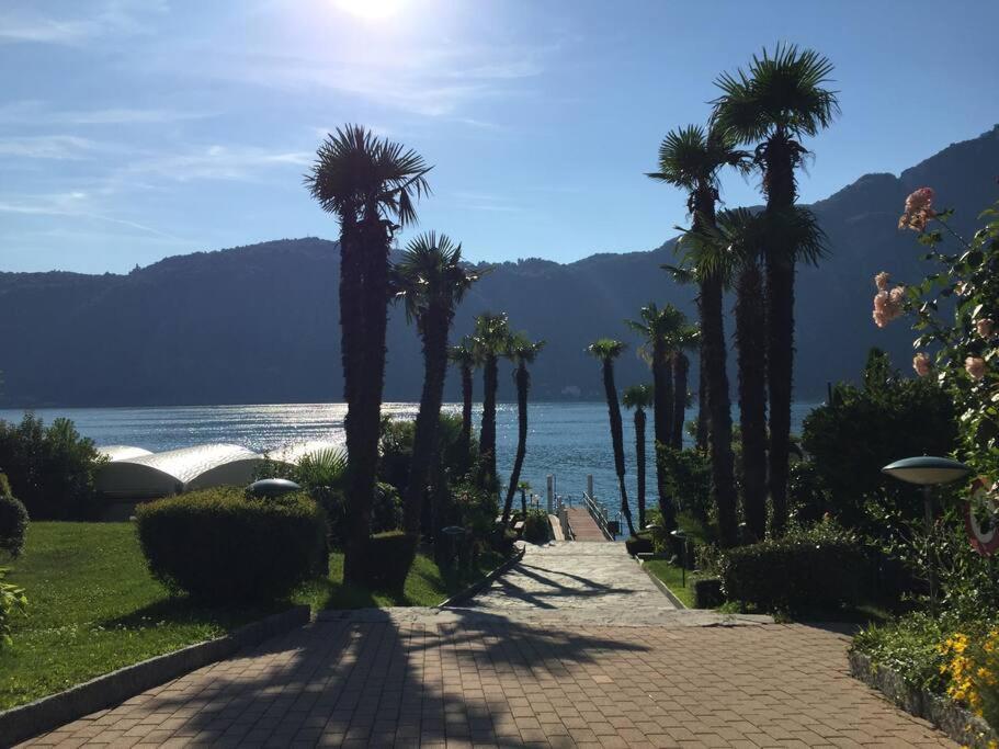 Luganersee, Pool, Strand, Parkplatz, Suite 比索内 外观 照片