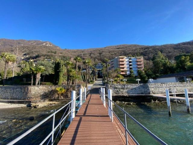Luganersee, Pool, Strand, Parkplatz, Suite 比索内 外观 照片